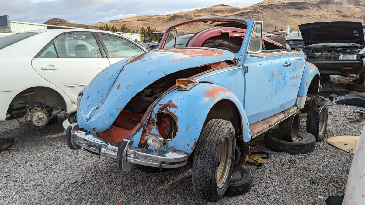 24 1970 Volkswagen Beetle in Nevada junkyard photo by Murilee Martin – Junkyard Gem: 1970 Volkswagen Beetle Convertible – Tech Times24